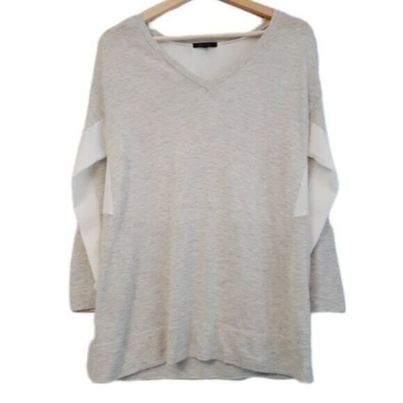 RW&CO. Sweaters - RW&CO V-neck Light Sweater Colorblock Grey & White Sz XS